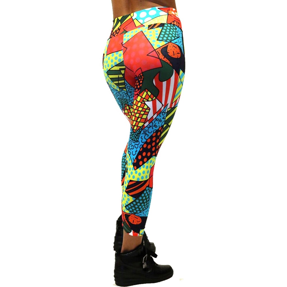 Lino Fitness | Romero Britto Printed Capri Womens - Picture 3 of 4